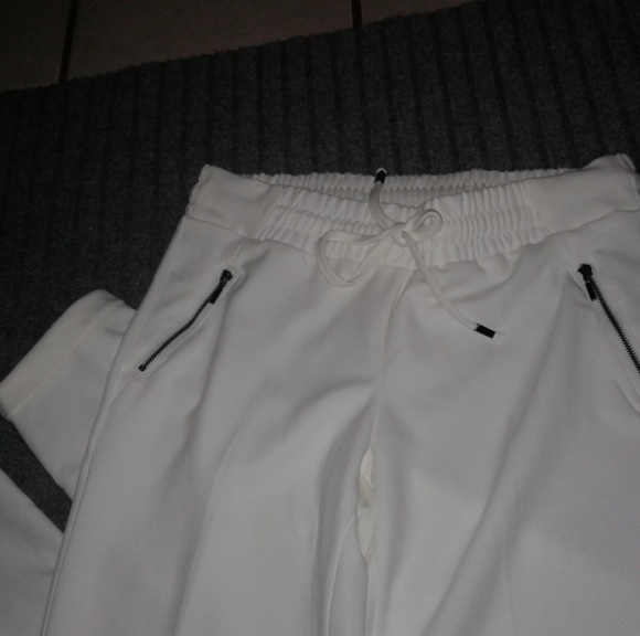 White Stretchy sweatpants/pants - Picture 2 of 4
